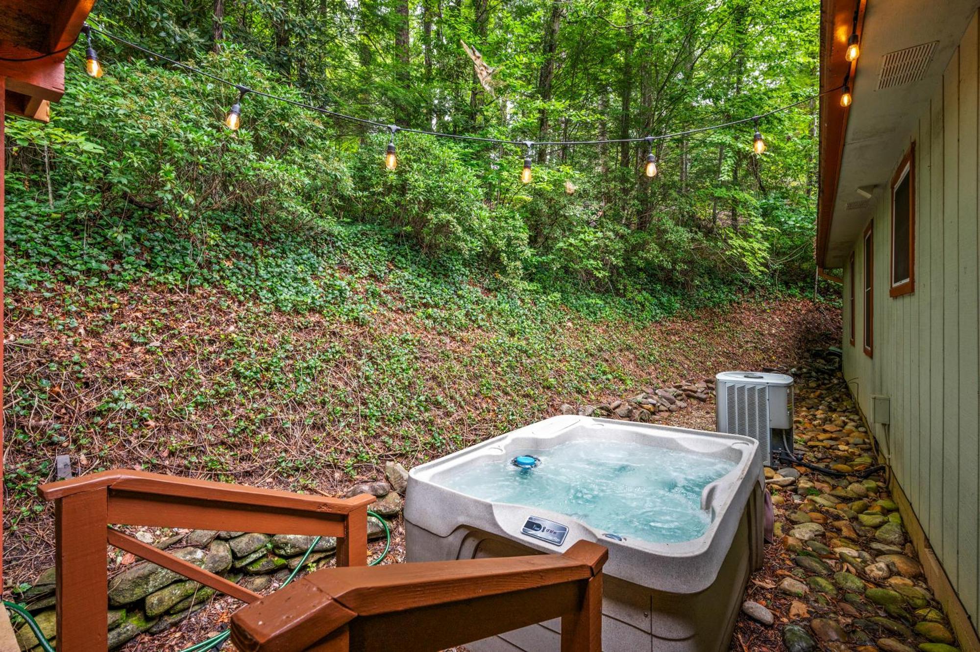 Beautiful Chalet With Fireplace And Large Game Room Gatlinburg Εξωτερικό φωτογραφία