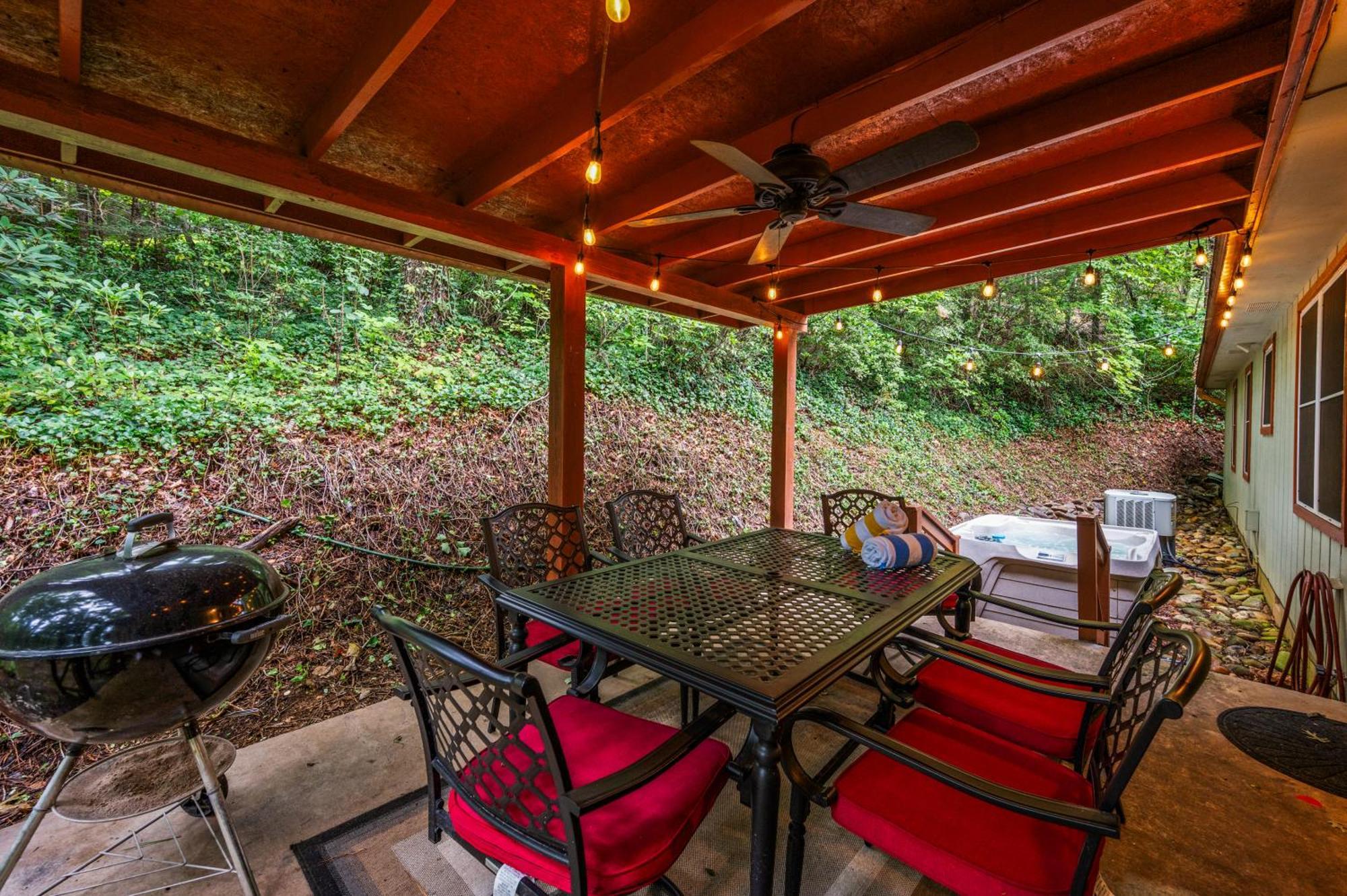 Beautiful Chalet With Fireplace And Large Game Room Gatlinburg Εξωτερικό φωτογραφία