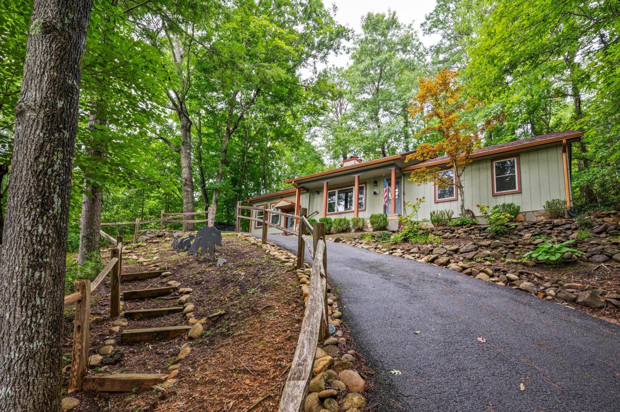 Beautiful Chalet With Fireplace And Large Game Room Gatlinburg Εξωτερικό φωτογραφία
