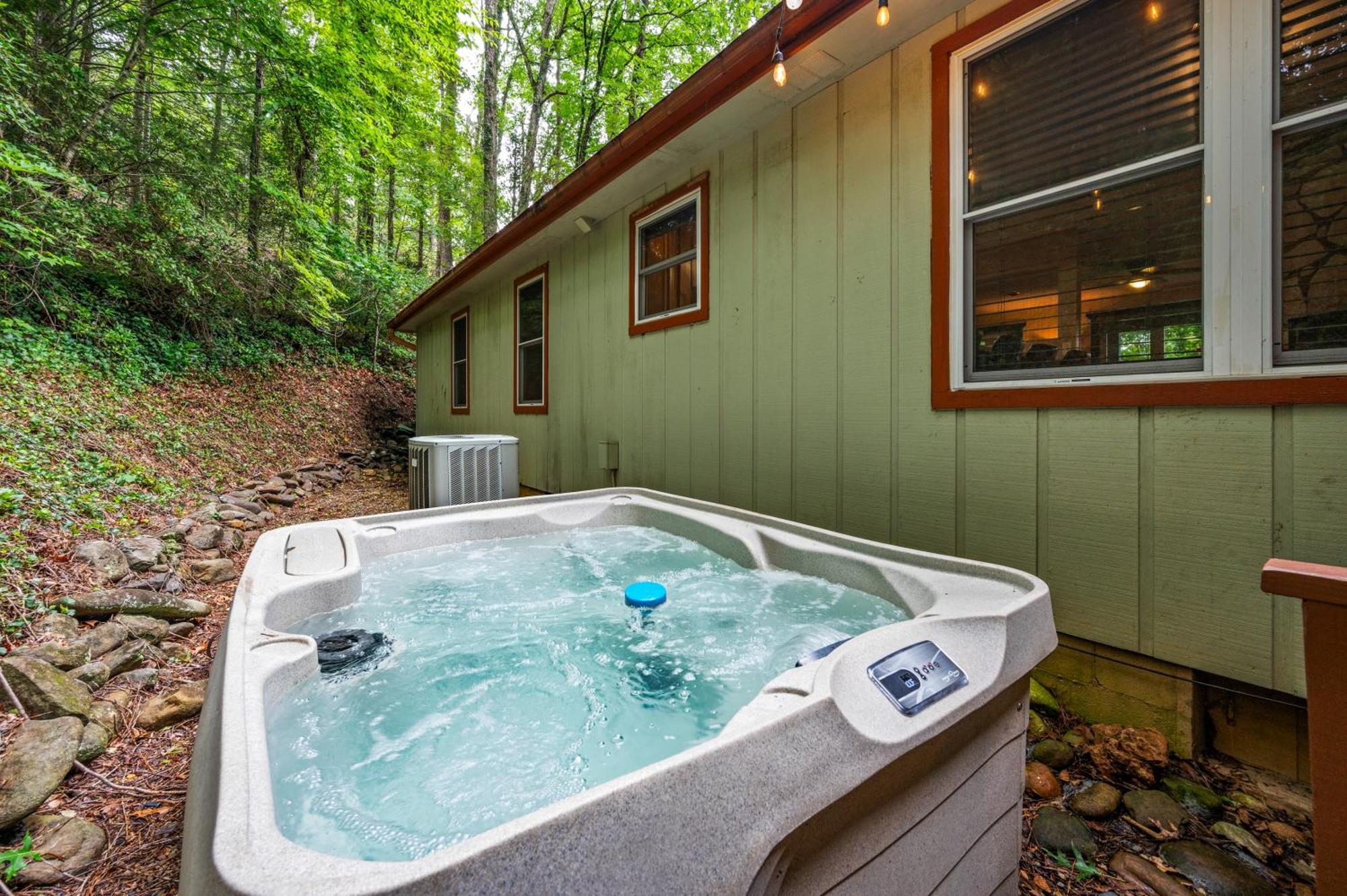 Beautiful Chalet With Fireplace And Large Game Room Gatlinburg Εξωτερικό φωτογραφία